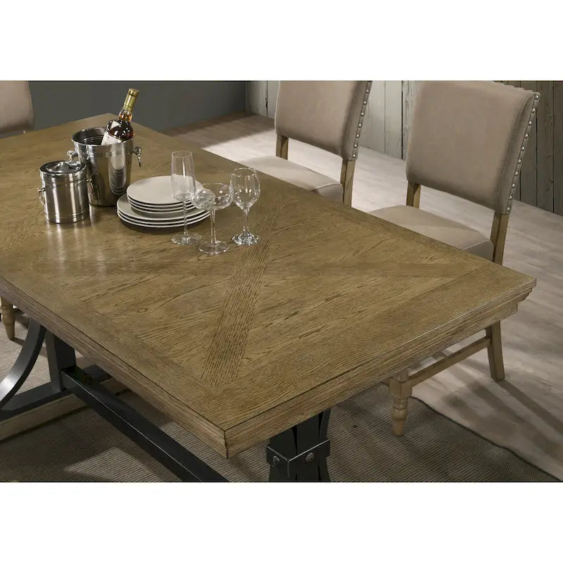 Set da pranzo altezza bancone con tavolo a 7 pezzi finitura legno flottante e sedie con borchie